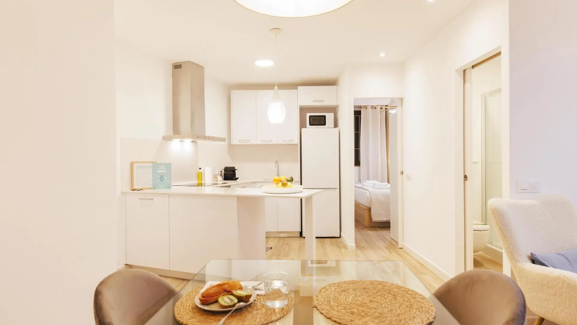 Bravissimo Auriga, Old Town Retreat Apartment Girona 0*,