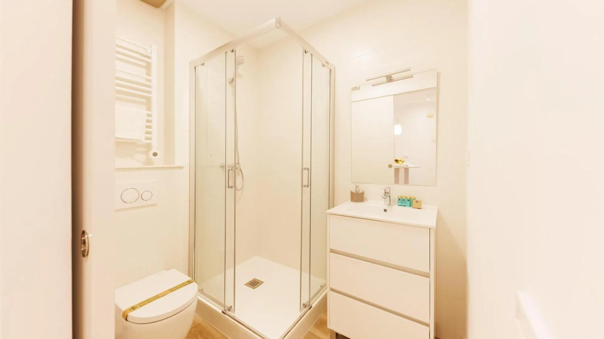Bravissimo Auriga, Old Town Retreat Apartment Girona