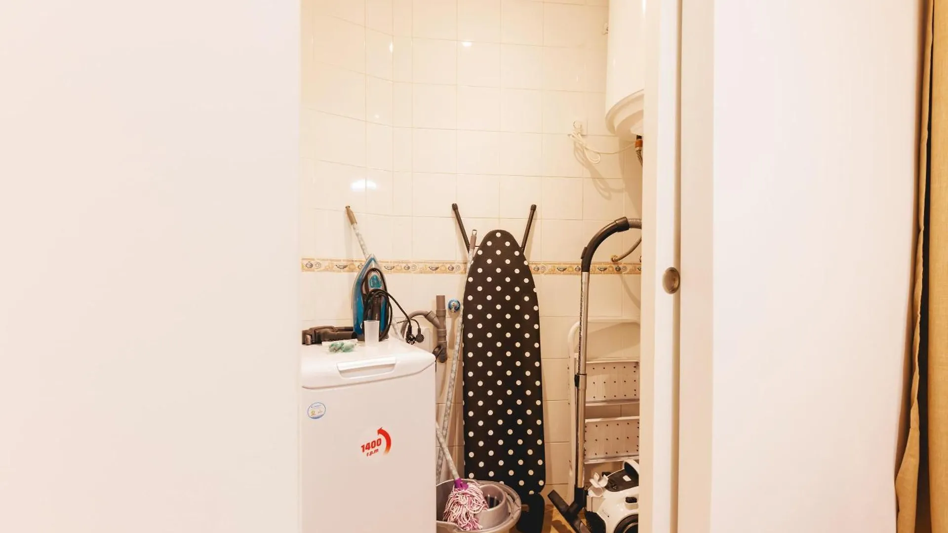 Bravissimo Auriga, Old Town Retreat Apartment Girona