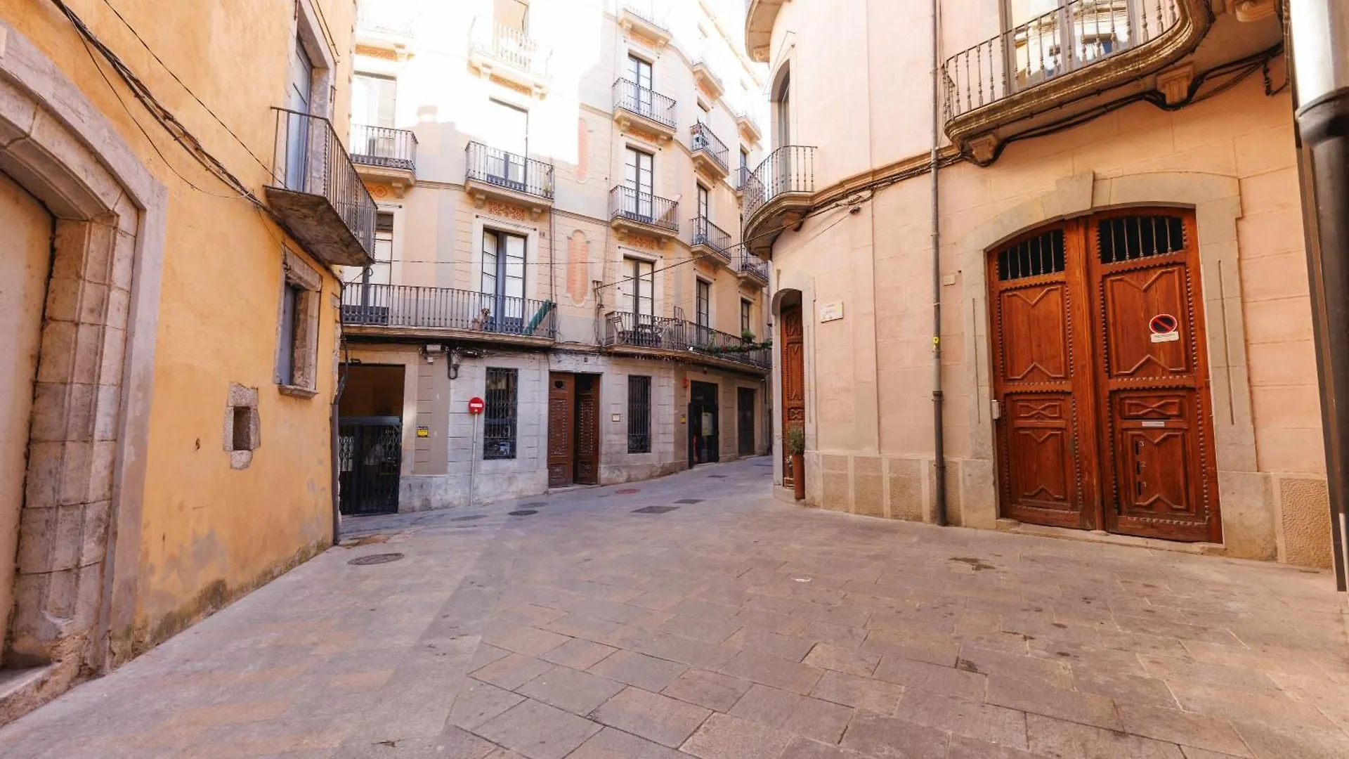 Bravissimo Auriga, Old Town Retreat Apartment Girona