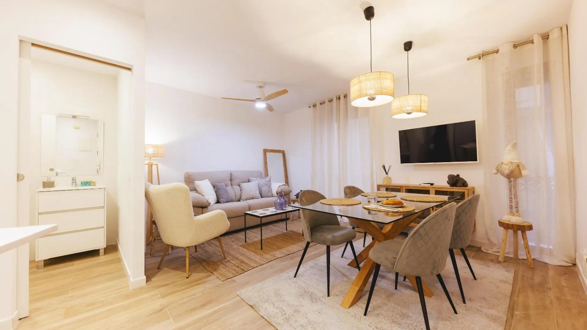 Bravissimo Auriga, Old Town Retreat Apartment Girona